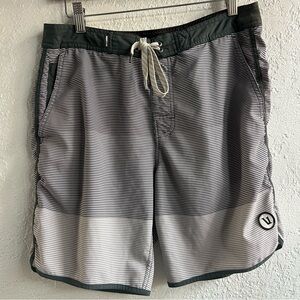 Vuori Black and White Board Shorts Quick-Drying Swimwear